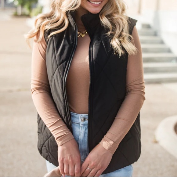 Pink Lily Jackets & Blazers - Pink Lily MOUNTAINSIDE MOMENT BLACK QUILTED PUFFER VEST